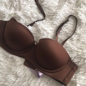 Strapless bra (with straps)